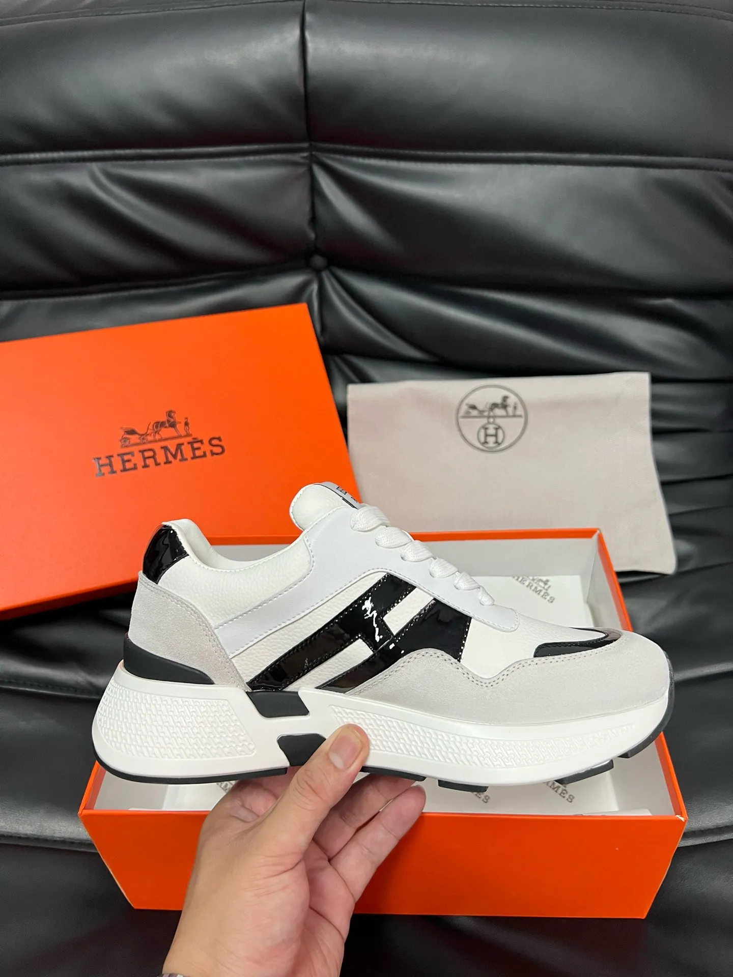 [HERMES] Hermès men's shoes 💰540💰 - High-end quality original order - Upper: 🔝 tumbled calfskin, suede calfskin, shoe body sewn with H pattern - Inner: water-dyed cowhide - Outsole: ultra-light T men's shoes 💰U foam rubber; two-color molded outsole - Super high quality control, fine workmanship: highlighted (high-end, luxury, grade) -Size : 39-44 (38, 45 can be customized)